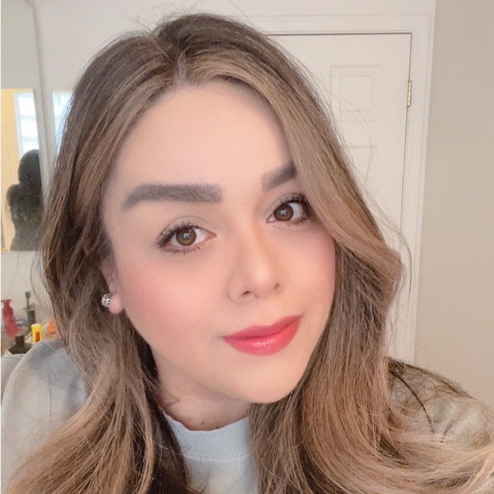 Meet your Posher, Mayra